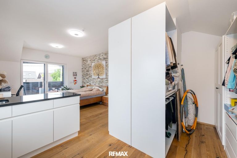 Kleinküche und Ankleide Schafzimmer OG