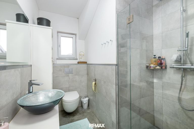 Badezimmer Schlafbereich OG