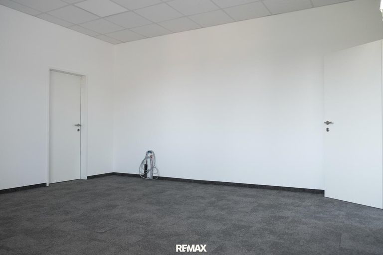 Helle großzügige Büroräume