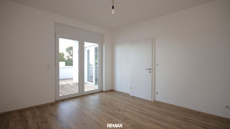 Zimmer mit Ausgang zur Terrasse