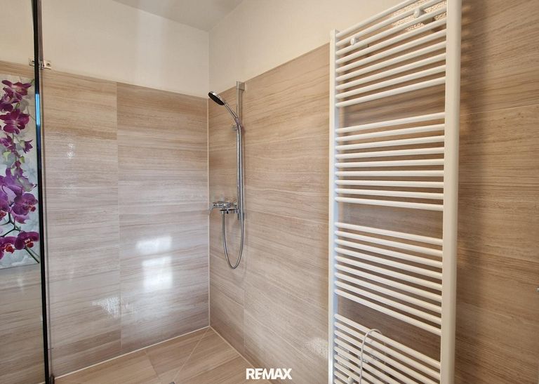 Dusche Erdgeschoss