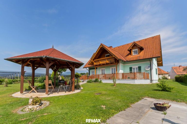 Haus mit Terrasse