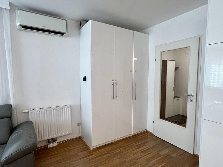 Schrank Wohnküche