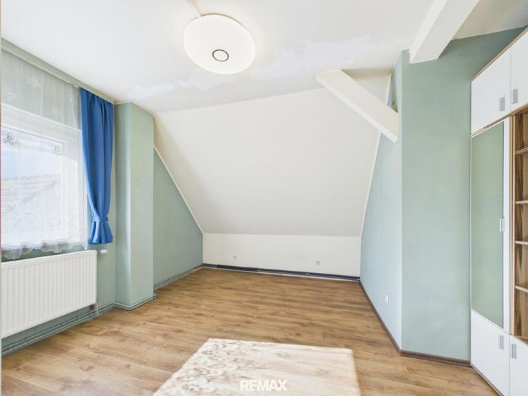 Schlafzimmer DG
