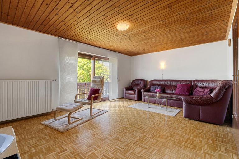 Wohnzimmer mit Zugang Balkon