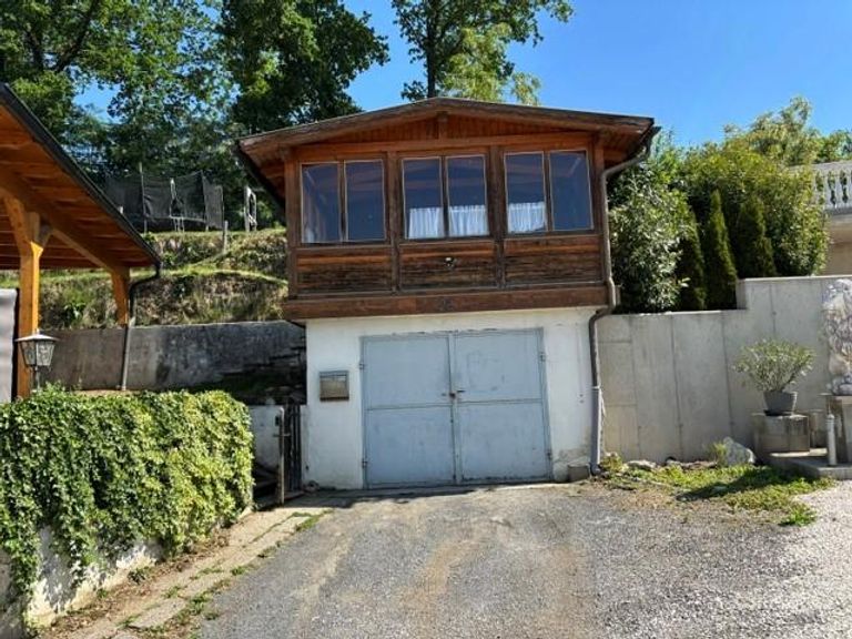Wintergarten und Garage