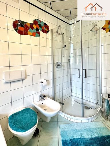 OG_Bad mit Dusche und Bidet