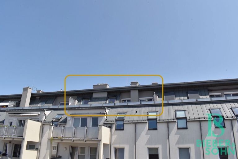 Hausansicht, Terrasse der Wohnung