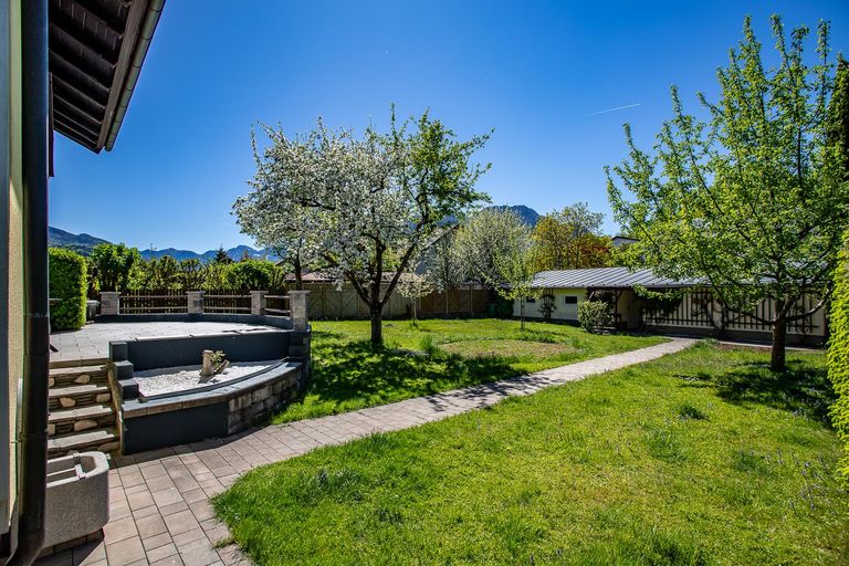 Terrasse und Garten