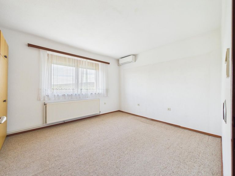 Haus mit Garten in Jois - Zimmer