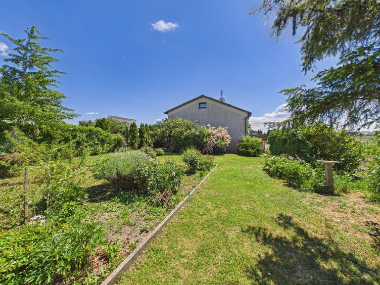 Haus mit Garten in Jois - Gartenansicht