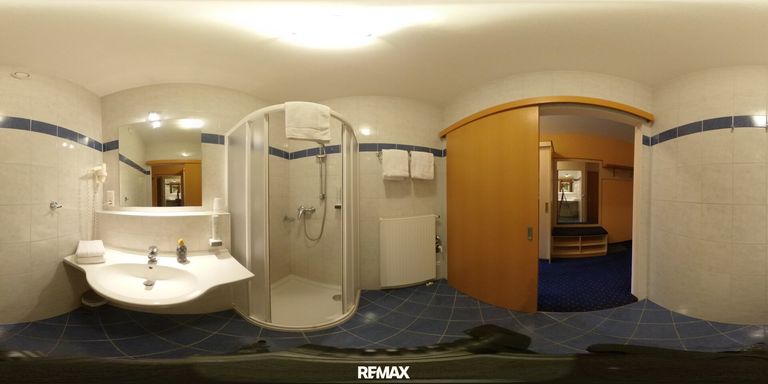 Bad vom Zimmer 2