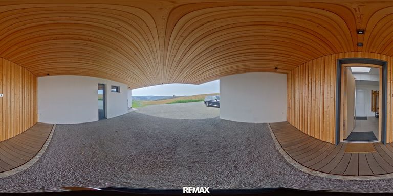 zweiter Eingang und Autoabstellplatz