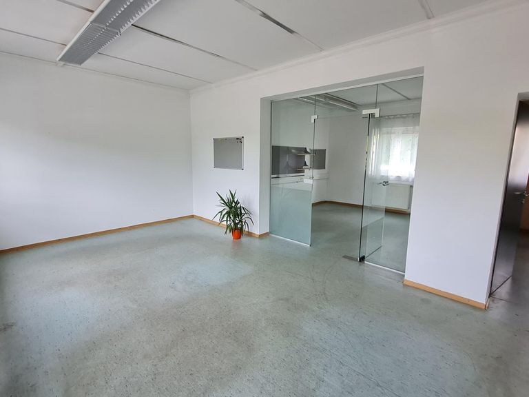 Büroraum groß Foto 2