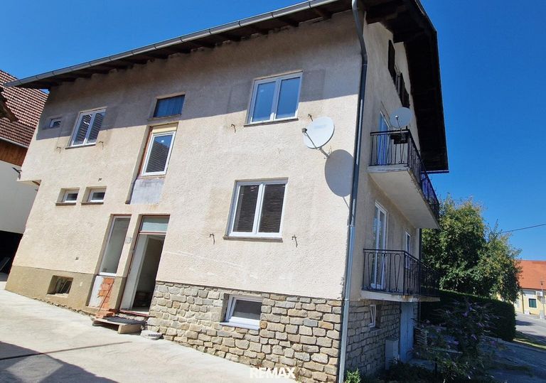 Haus seitlich