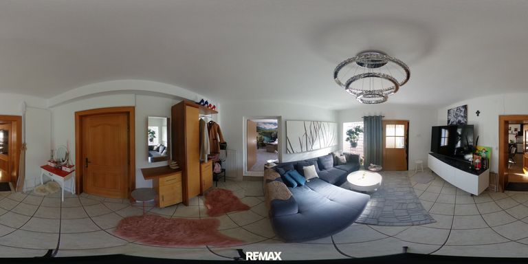 360° Wohnbereich und Eingang