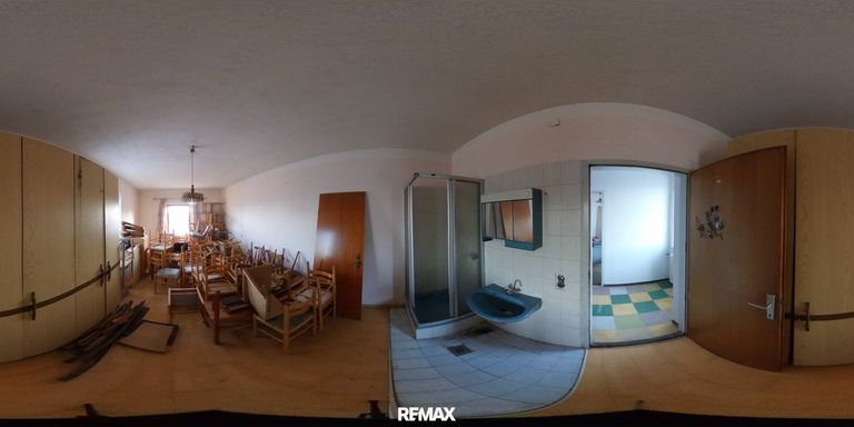 360° Wohnbereich mit Sanitäranschluss