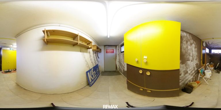 zur Garage