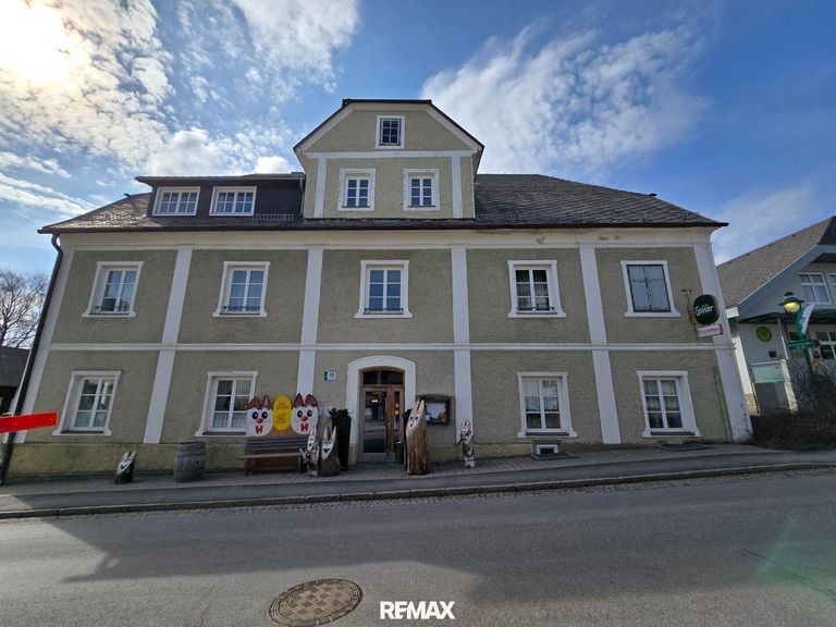 Sicht zum Haupteingang