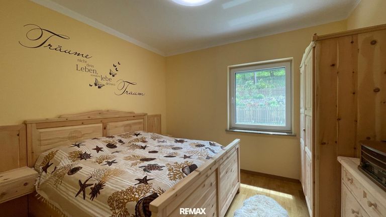 Schlafzimmer 1 