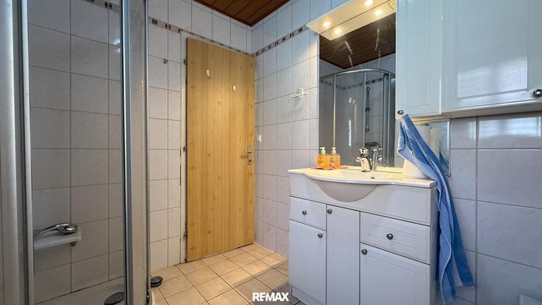 Badezimmer mit Dusche