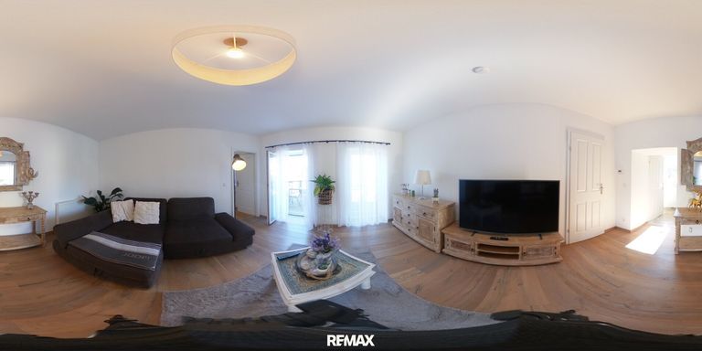 Wohnzimmer mit Terrasse