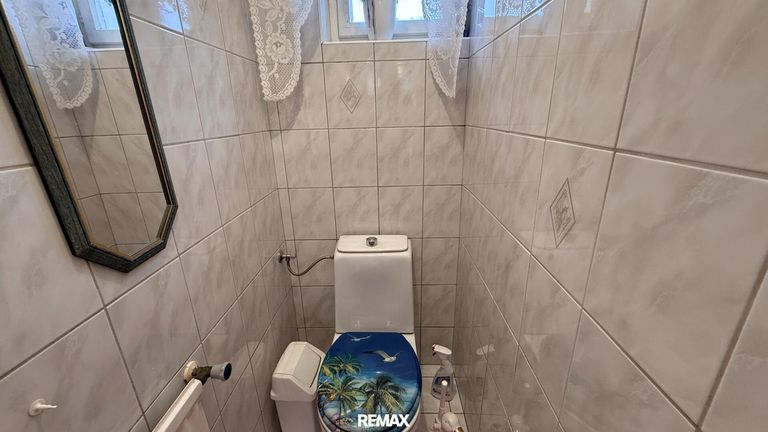 WC EG