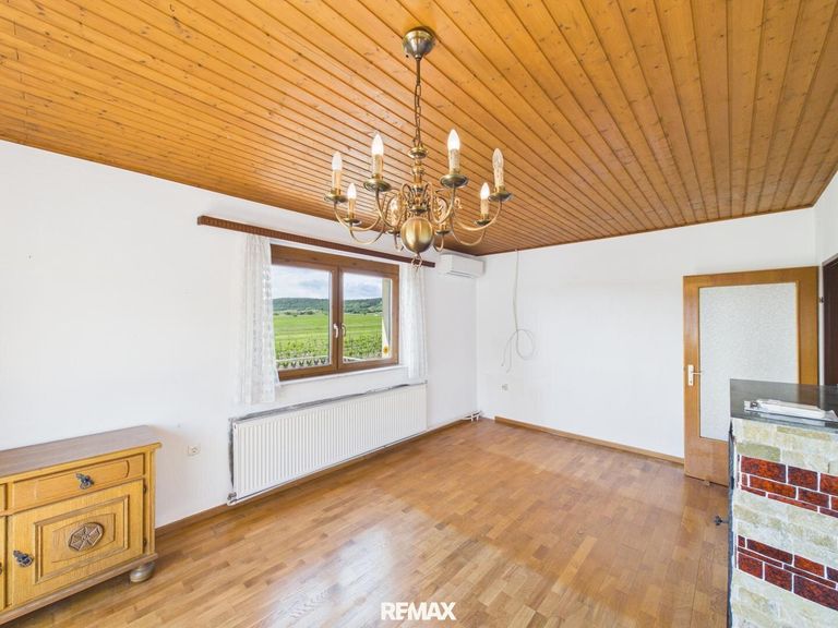 Haus mit Garten in Jois - Wohnzimmer