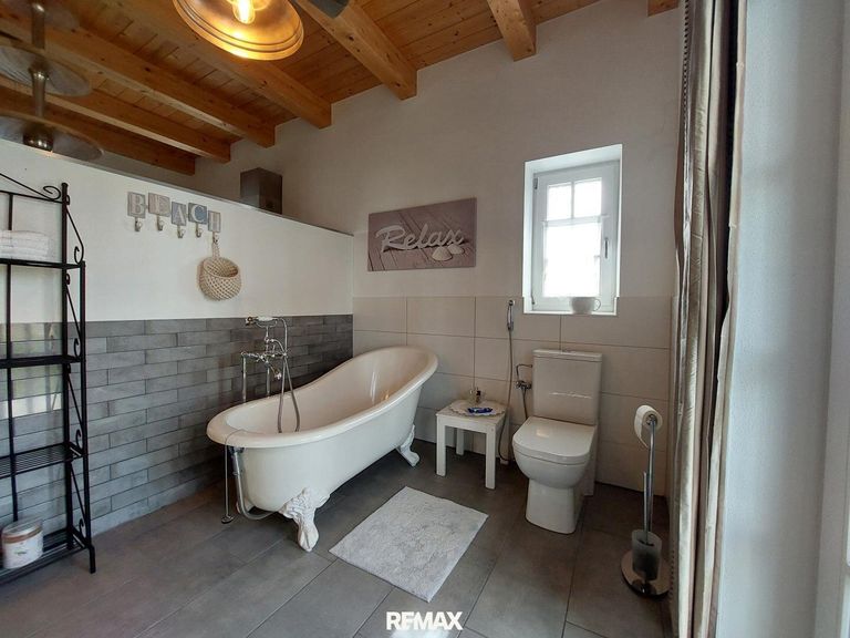 Nebengebäude Badezimmer 