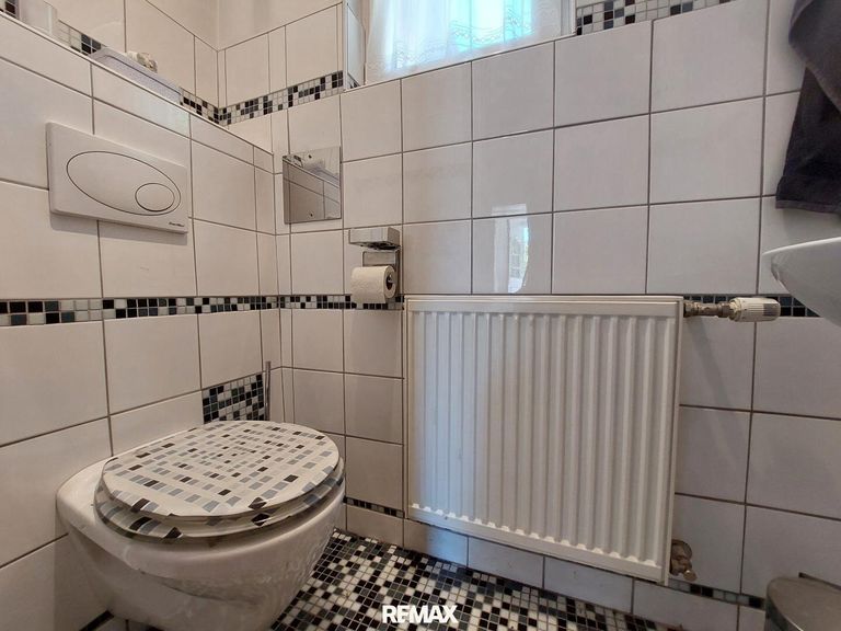 separate Toilette