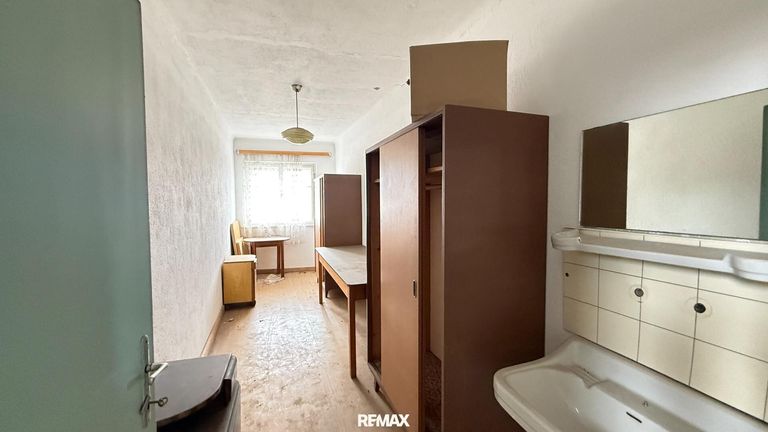 eines der Zimmer im OG