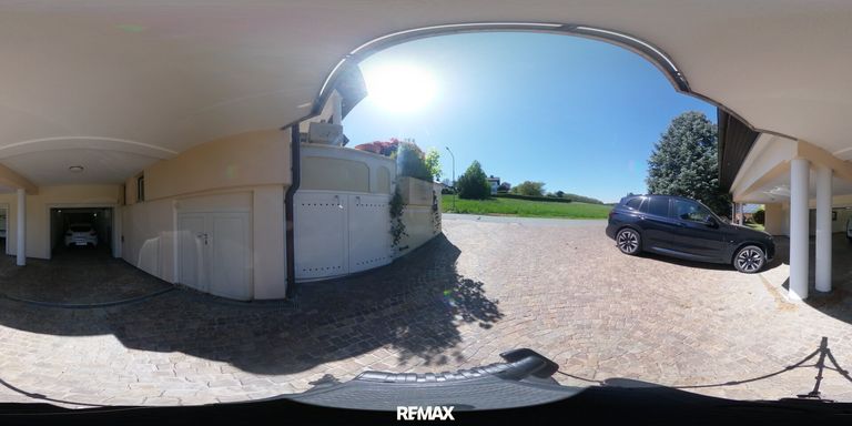 Abstellplatz vor Garage 