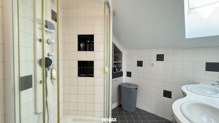 Badezimmer DG