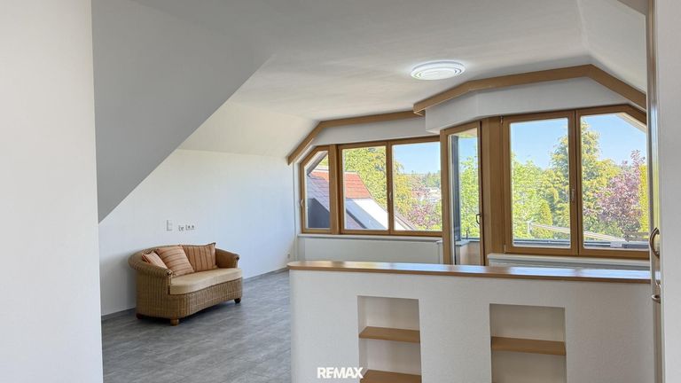 Zimmer mit Balkon DG