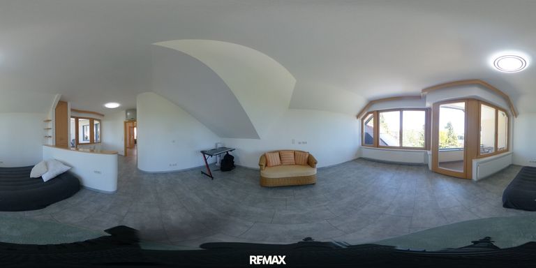 Zimmer mit Balkon DG 