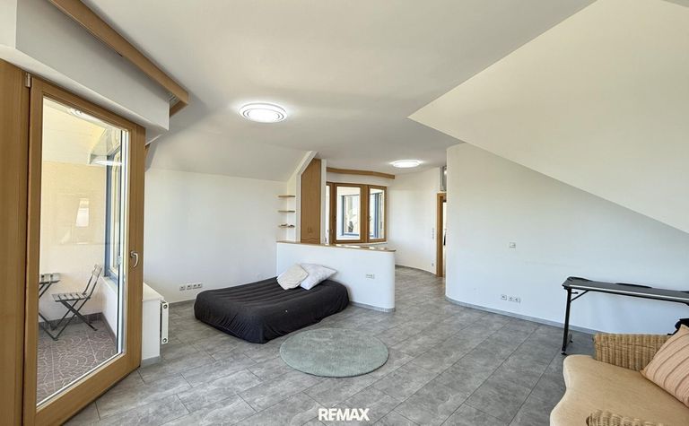 Zimmer mit Balkon