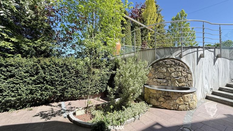 Wasserfall untere Terrasse