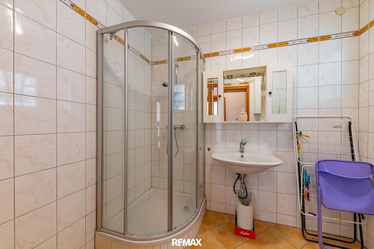 Wohnung 1: Bad
