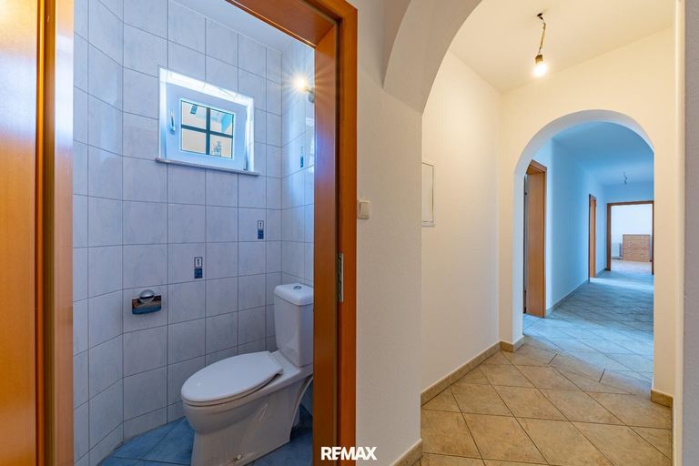 Wohnung 1: Toilette