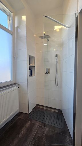 05 Dusche