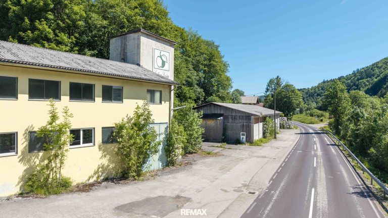 Produktion und Lagerhalle