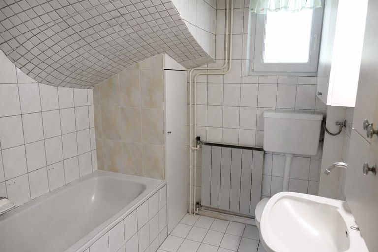 Badezimmer im Erdgeschoss
