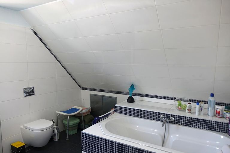 Badezimmer im Dachgeschoss