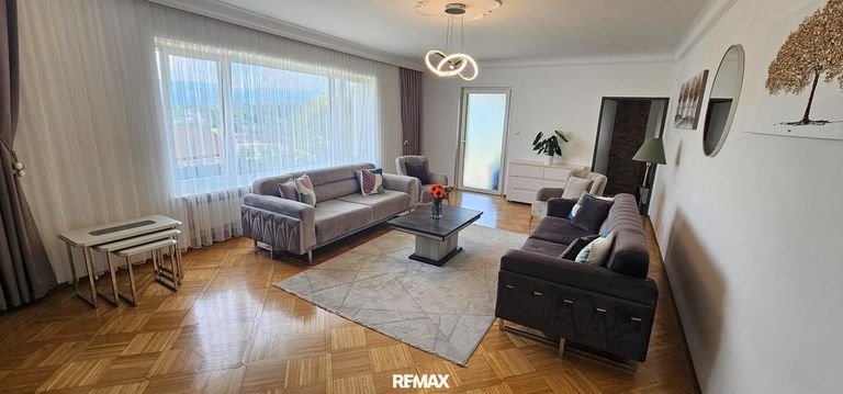 Wohnzimmer 1. Ansicht  39,2m²