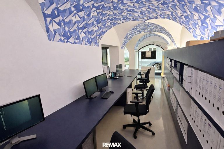 Büro 01