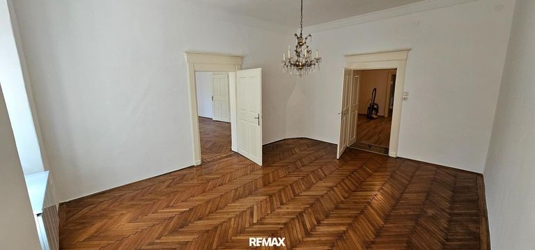 Zimmer 4  ~ 24,2m²  2. Aufnahme