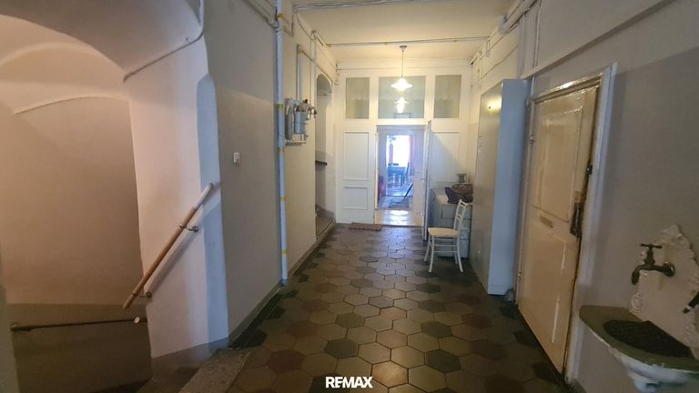 Stiegenhaus mit Zugang zur Wohnung