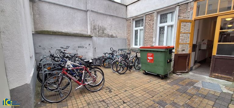 Fahrradabstellplatz im Hof