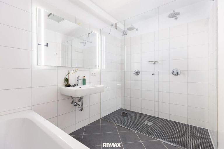 Badezimmer mit Badewanne