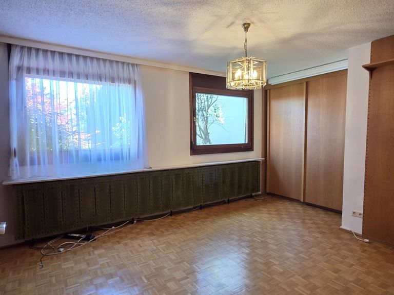 Zimmer 1, EG